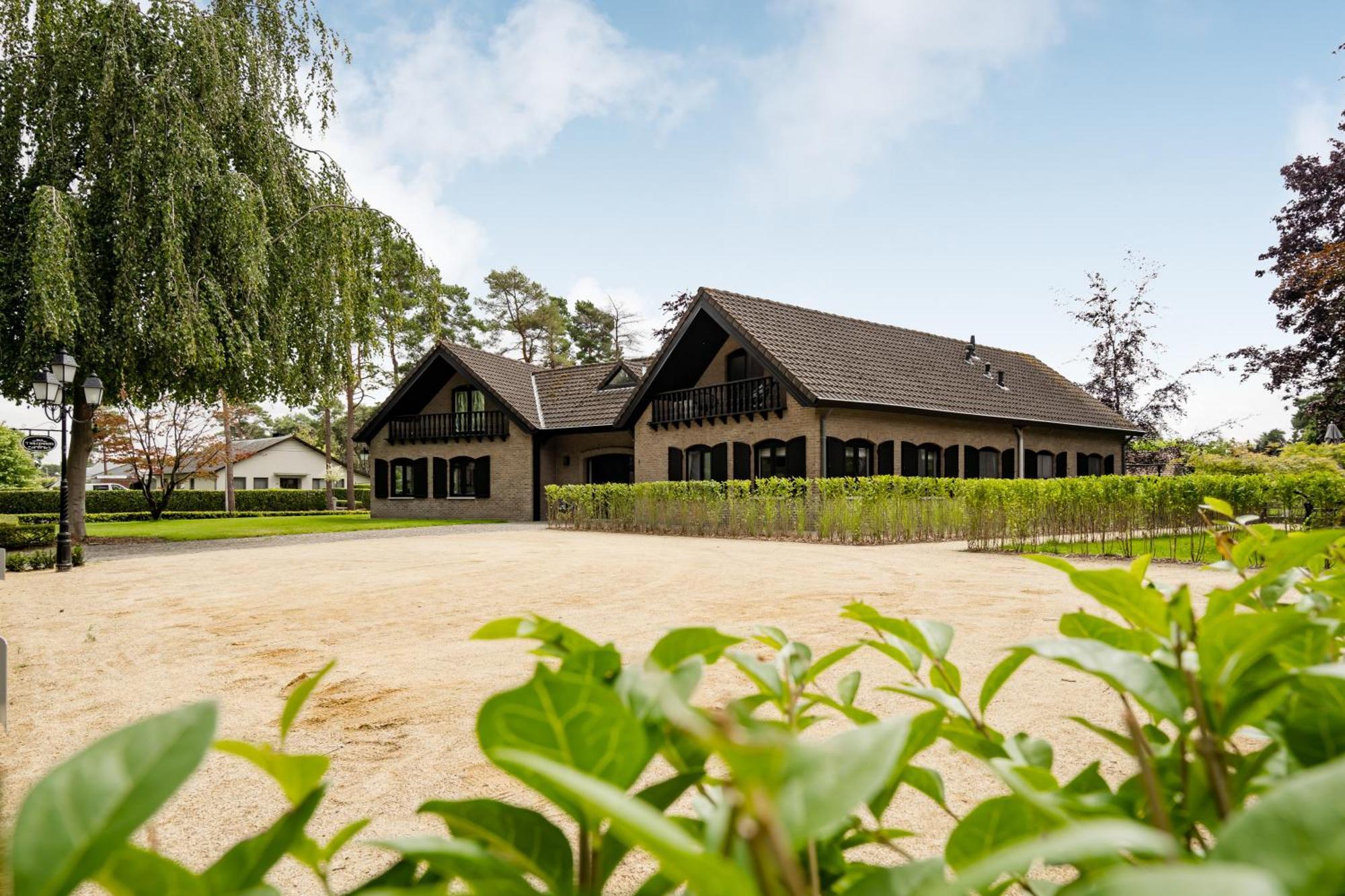 'T Wilgenhuys Hotel Lommel Exterior photo